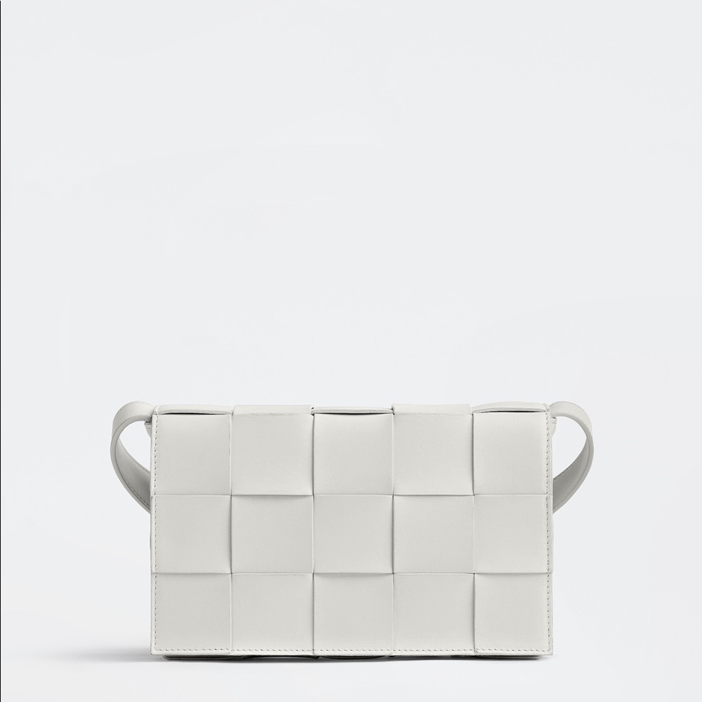 AUTHENTIC WHITE BOTTEGA VENETA CASSETTE HANDBAG - Picture 3 of 14